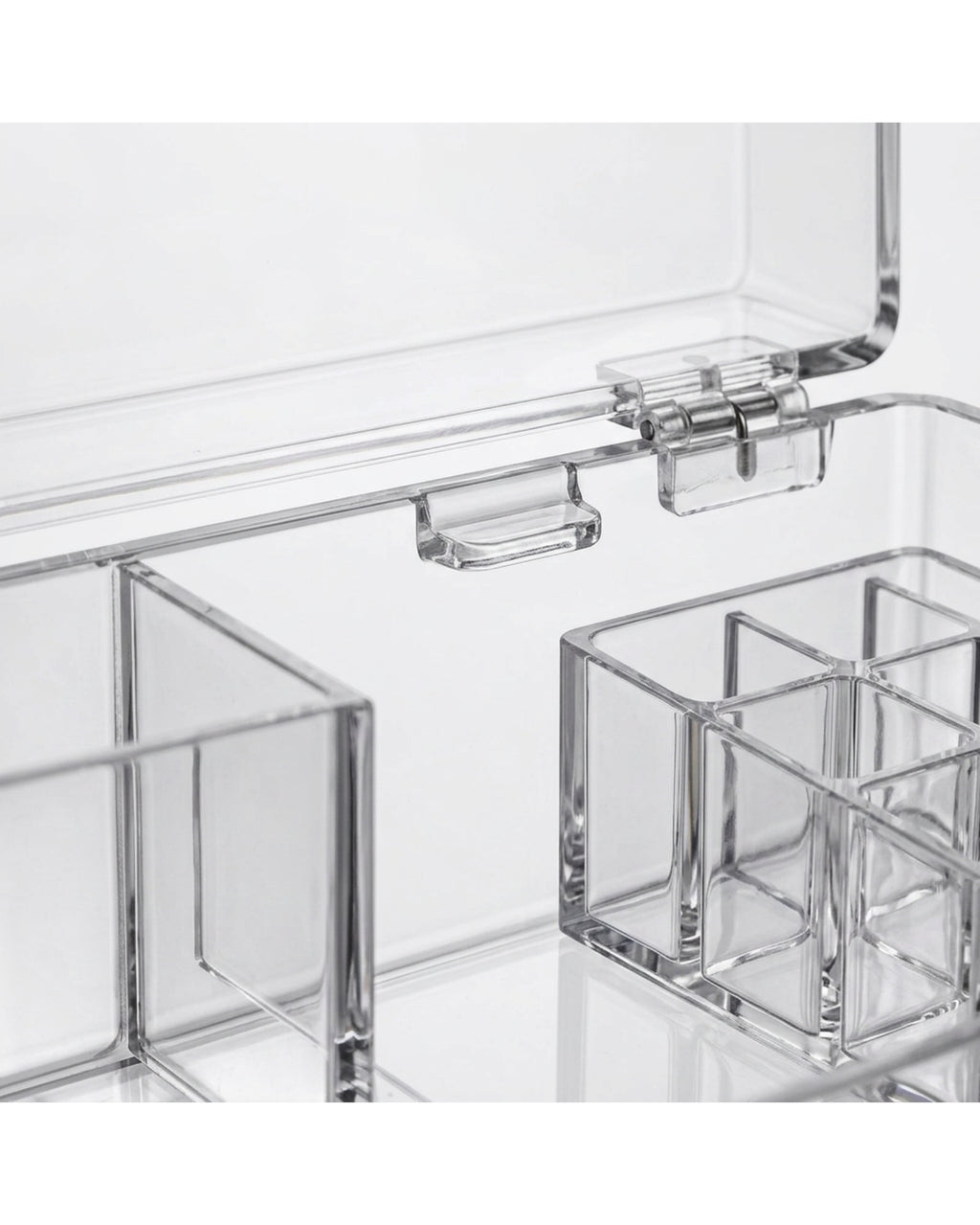 Wqos Clear Acrylic Cosmetic Storage Box 26 cm Hinged Lid - Detail view